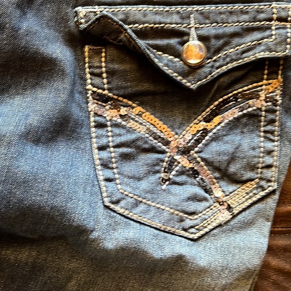 Jeans pocket detail worn look - Picture 2 of 9